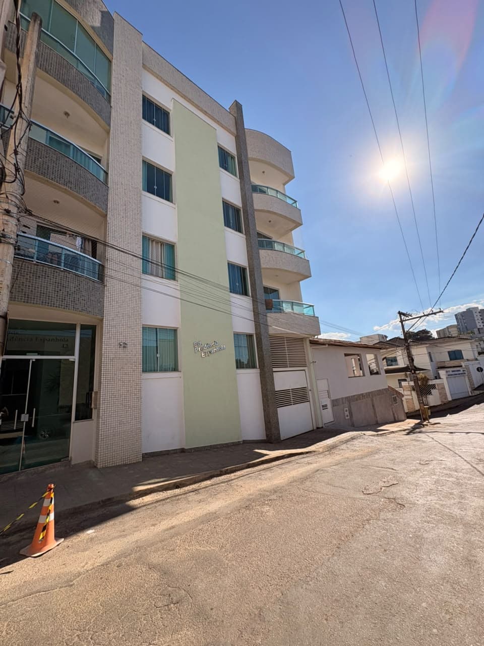Apartamento 02 Quartos, com garagem, bairro Alfa Sul- Manhuaçu